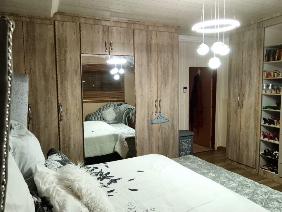 4 Bedroom Property for Sale in Vista Park Free State